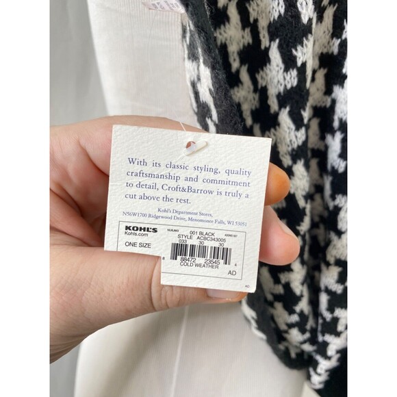 Croft & Barrow Houndstooth Twisted Infinity Scarf Wrap Faux Fur Black and White - Picture 9 of 9